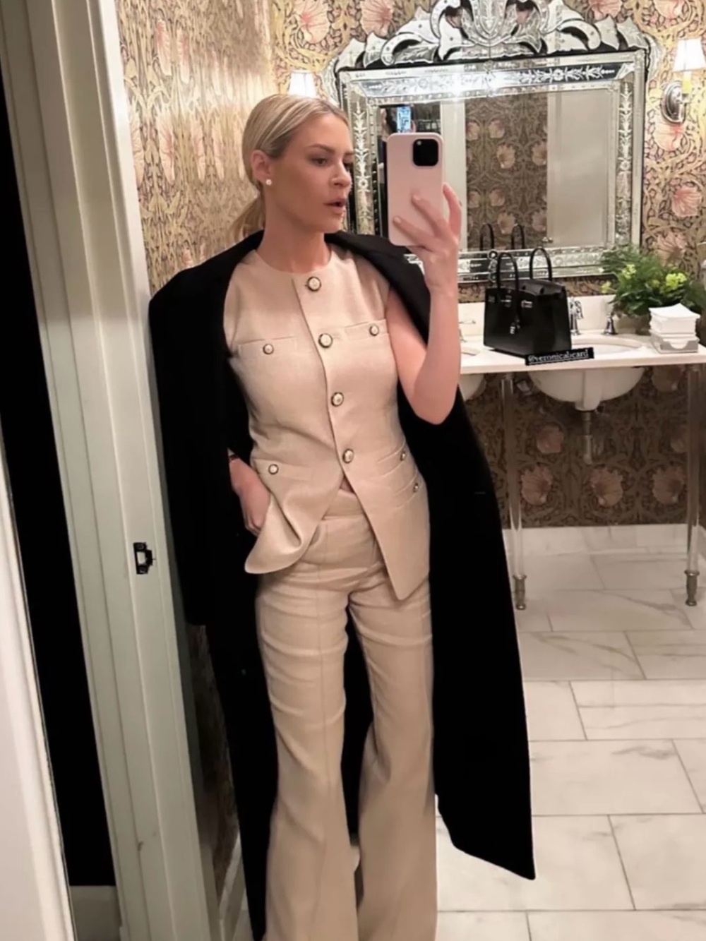 VERONICA BEARD
Komi linen-blend flared pants🔥
€448